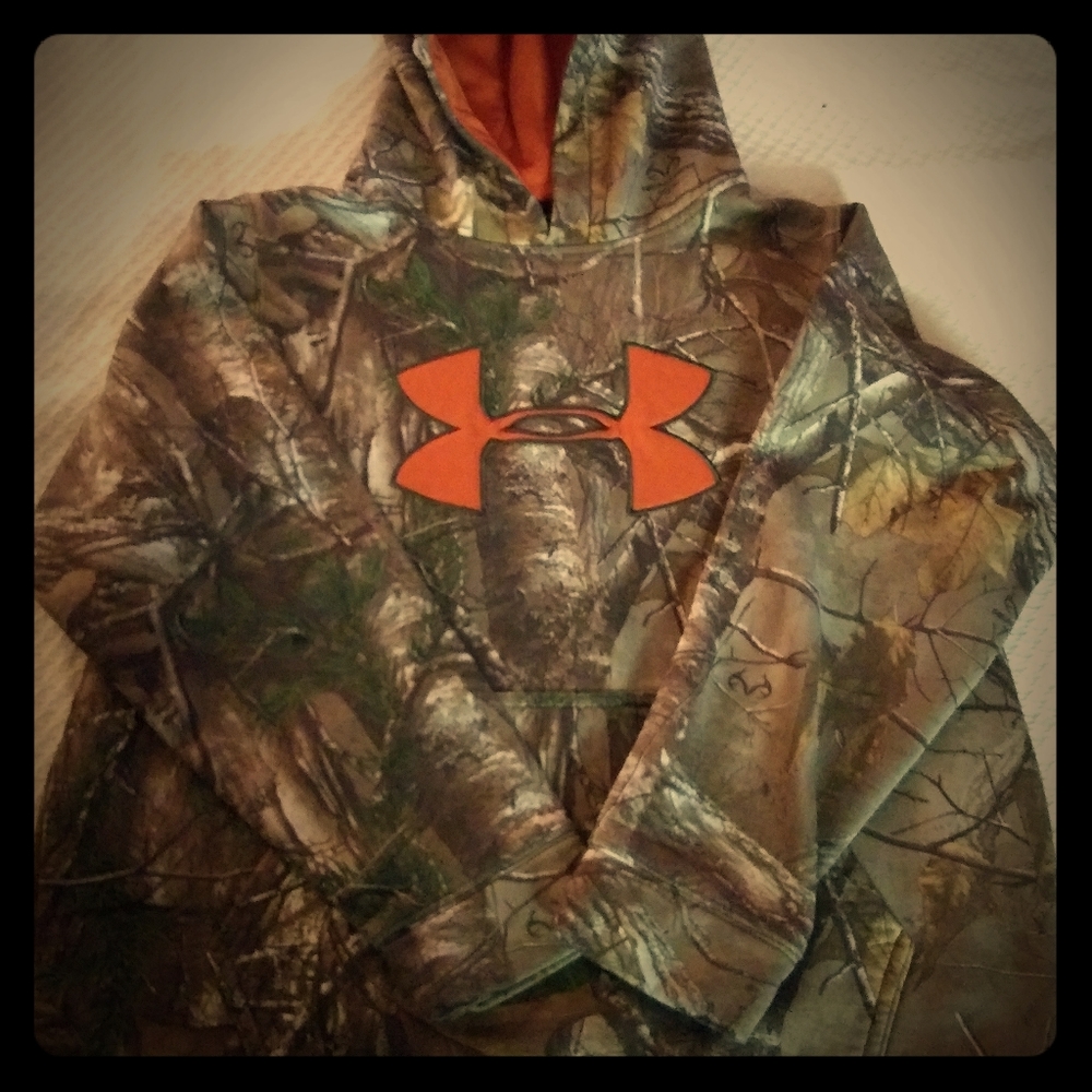 Youth camo Under Armour sweatshirt